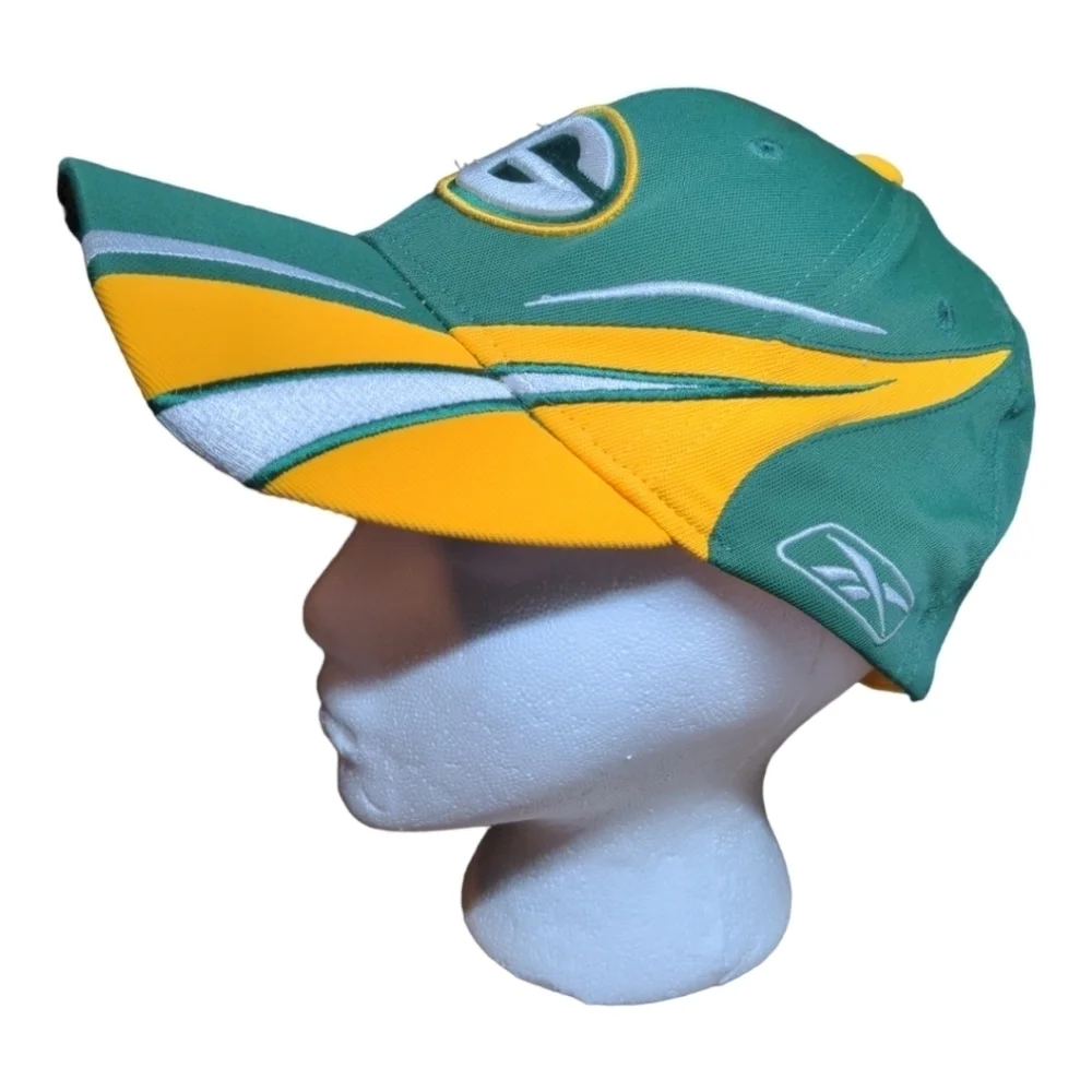 REEBOK Green Bay Packer Authentic Sideline Mens Fitted Hat EUC